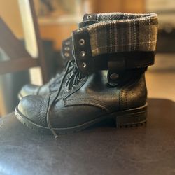 Soda Oralee Fold-over Combat Boots Womens Size 6