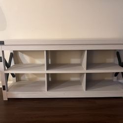 Ashley’s Living Room Set 