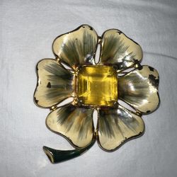 Ladies Brooch    80+ Years Old