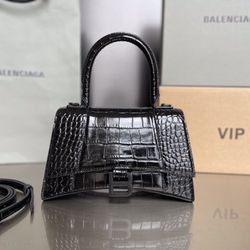 Women's Crossbody Ball Balencia Wallet