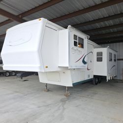 2002 Crossroads 34FT 5TH Wheel 3 Slide Outs Barn Find Like New solid build luxurious trailer great floor plan real wood cabinets aluminum frame gel co