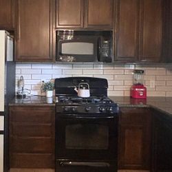 Gas Stove, Microwave Oven