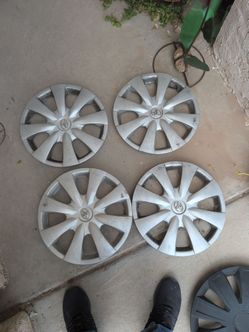 Oem 09 Corolla hub wheels 60$