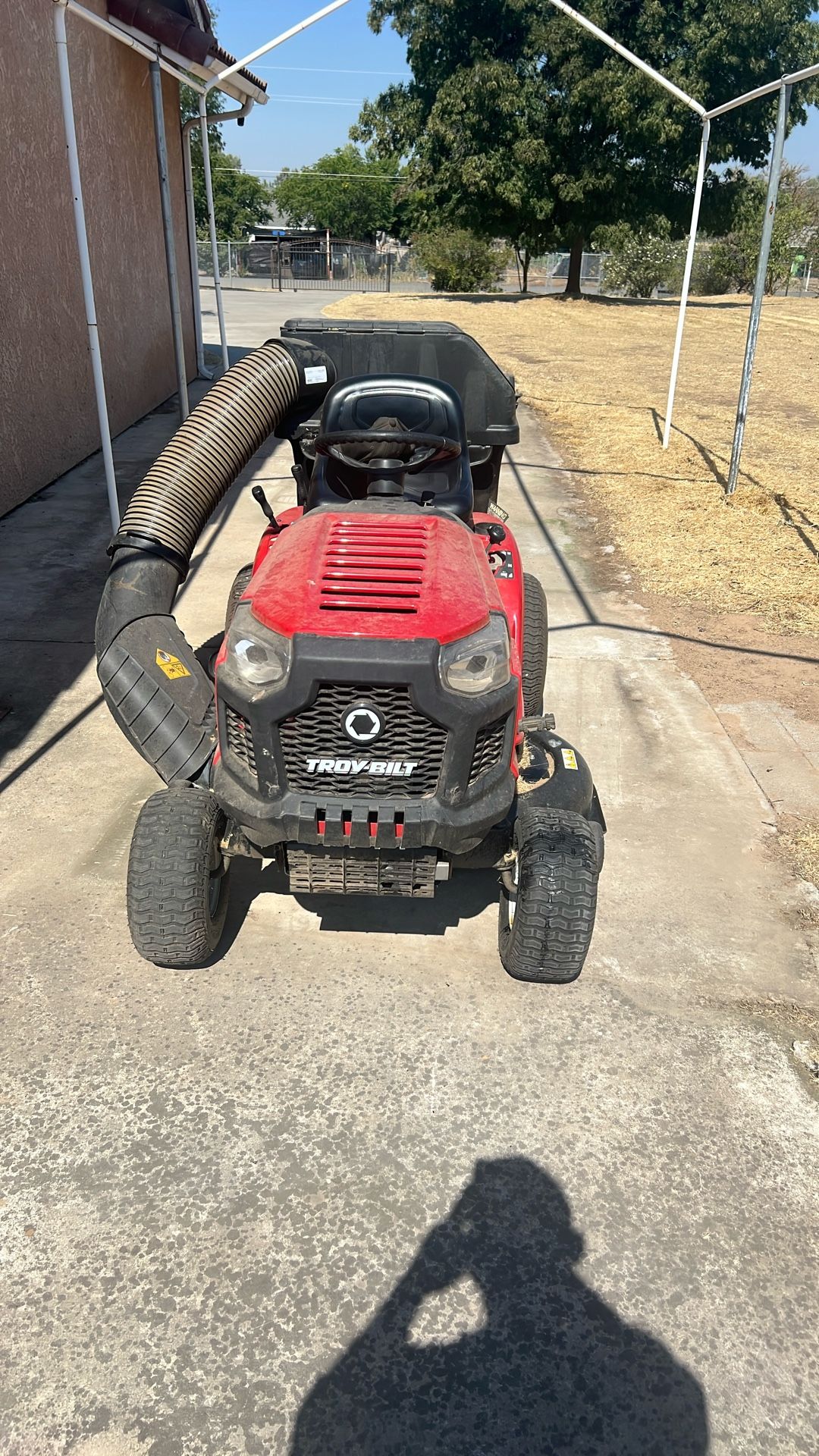 Troy-Bilt 42” Riding Lawn Mower w/ Twin Bagger – Runs Great!