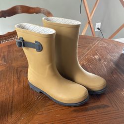 Size 8 Dark Yellow Joycorn Rain boots 