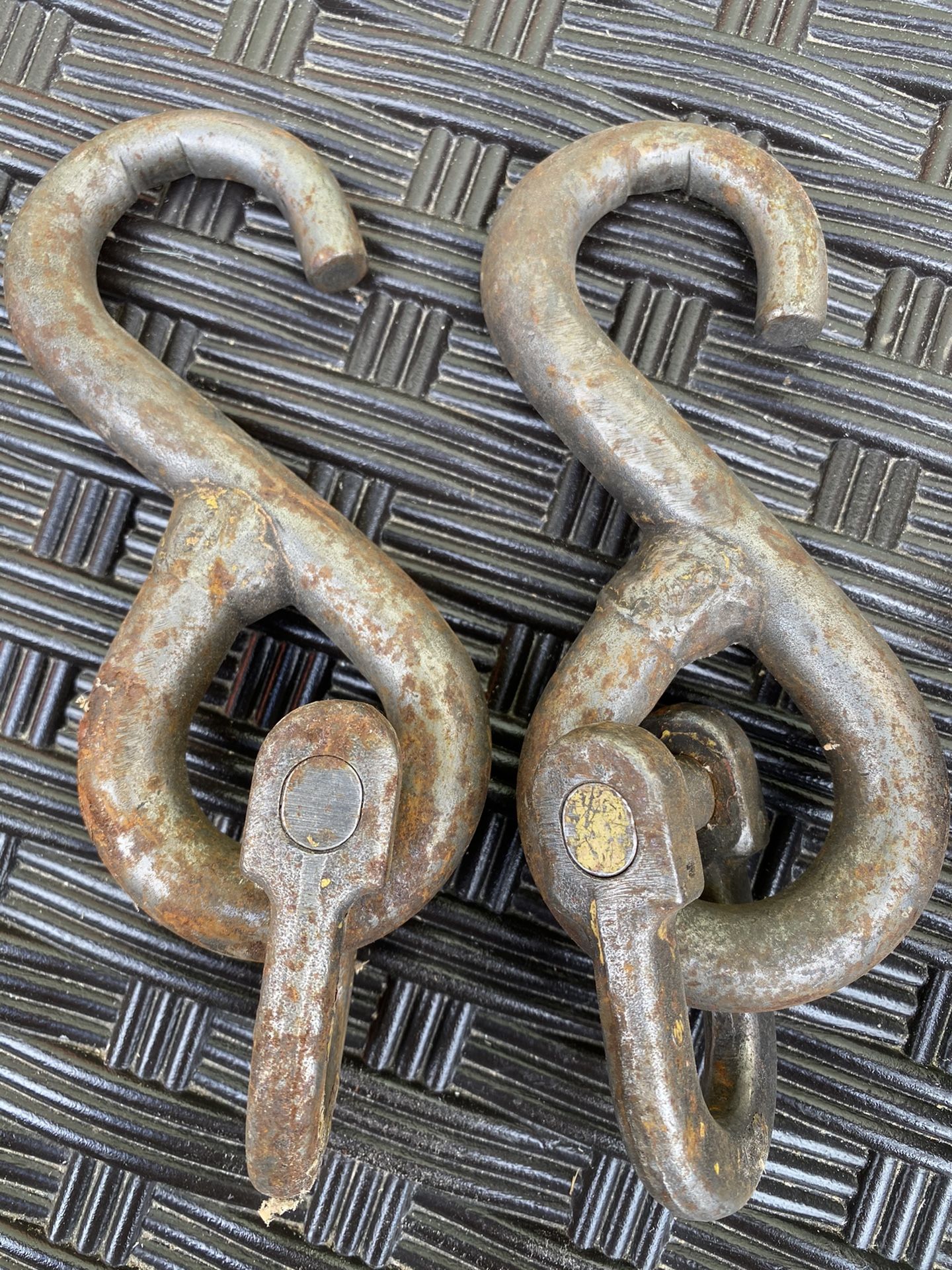 Free riding lawn mower tire chains for Sale in Ravensdale, WA OfferUp