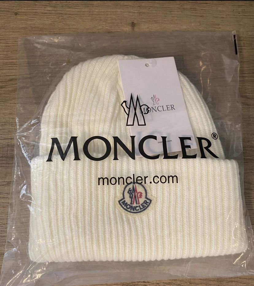 moncler beanie