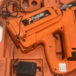 Paslode Impulse Cordless Utility Framing Nailer Model IMCT 404400 4Parts/repairs. Sold as is for parts or repair only! Simply put there are no equipme