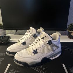 Air Jordan 4 Retro Midnight Navy Size 7