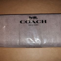 COACH
Essential Signature Canvas Slim Accordion Zip Wallet NIB w/Tag Lowest Price Guarantee!
