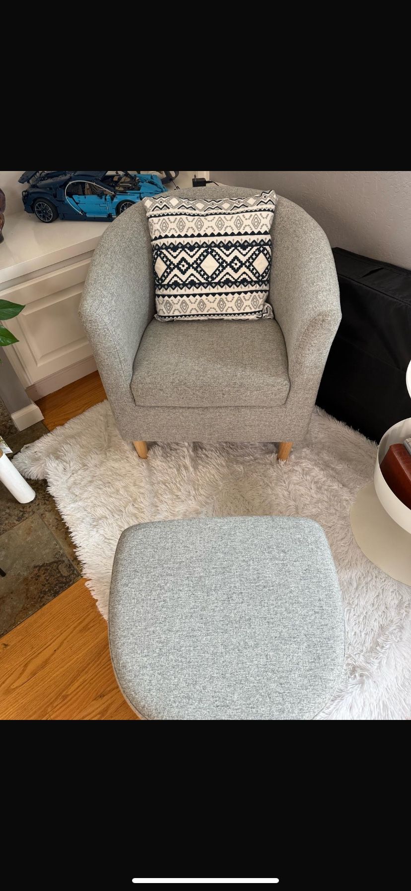 Accent Chair (Grey)