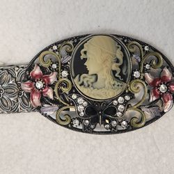 Silver stretch belt with Cameo buckle
