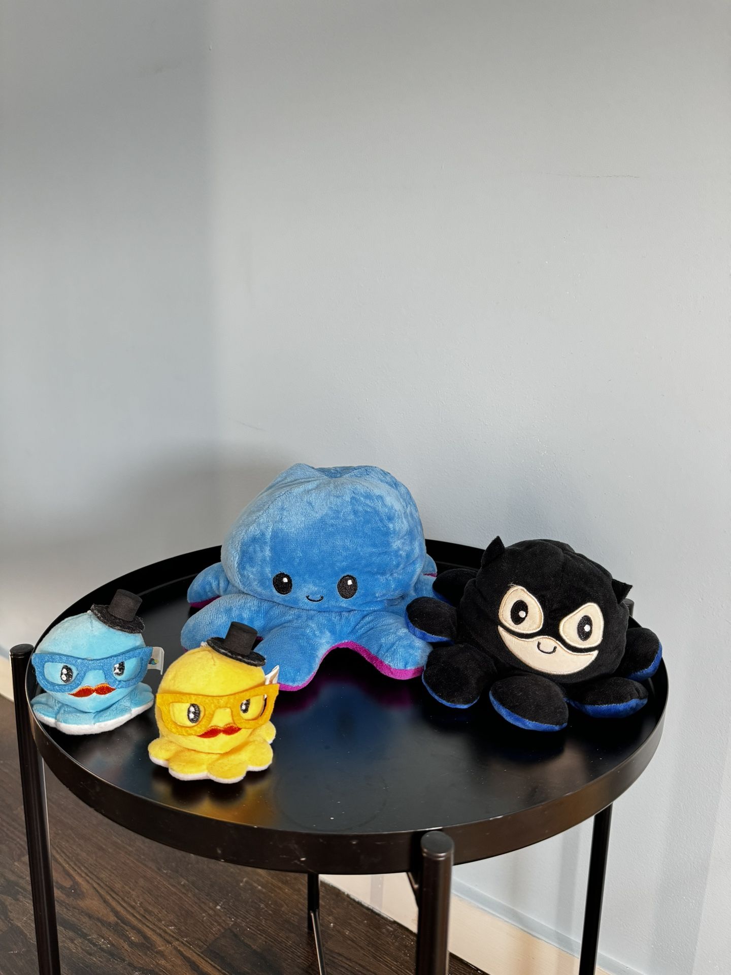 Reversible to happy/angry face Octopus Plushie