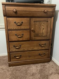 Chest of drawers