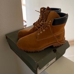 Men’s Timberlands Size 11