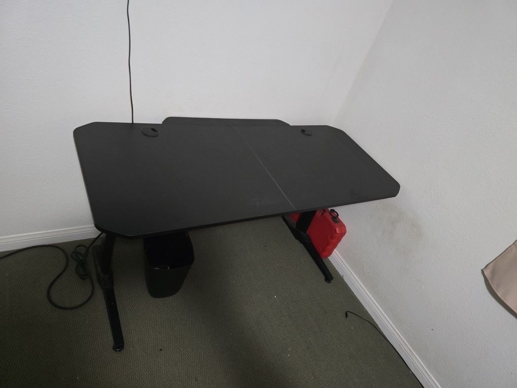 Used Gaming Desk