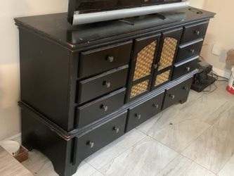 Buffet, bureau, entertainment center