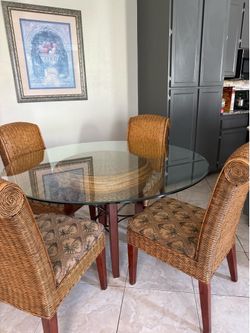 Dinning table with 4 chairs