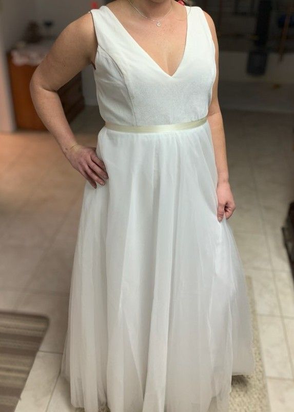 Beautiful, Timeless, Wedding Dress!