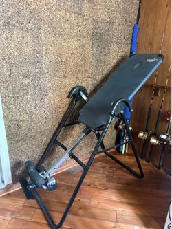 Hanging inversion table