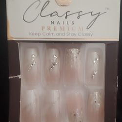 3 KISS PRESS ON NAILS