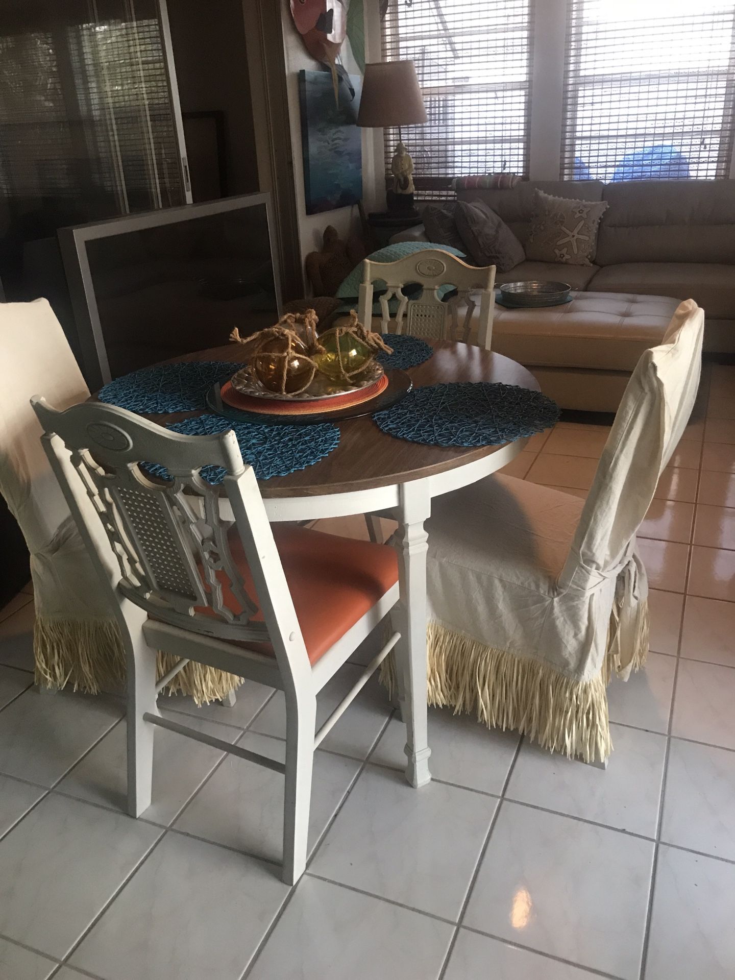 4-chairs and table vintage perfect shape.