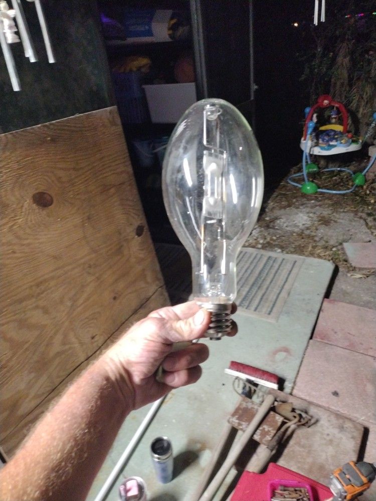 Mercury Vapor Have 3 Of Them 4 20