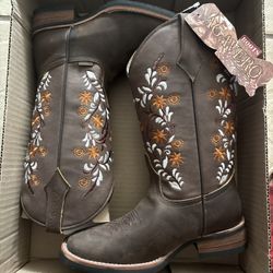 Women Boots By Arco Humming 