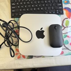 Mac mini  2023 M2. Chip. 256GB