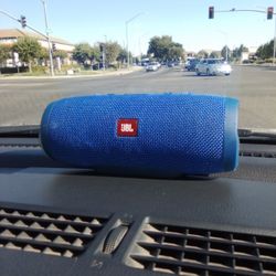 JBL Charge 3