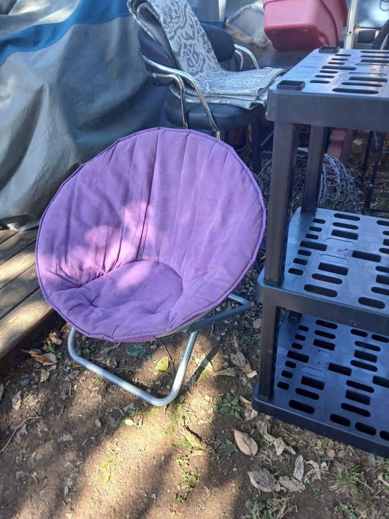 Saucer Chair That Folds Up