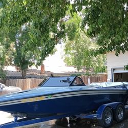 1987 Ski Supreme Boat