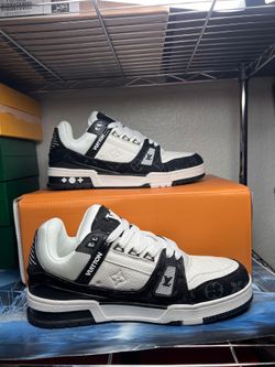 Lv Trainers black and white