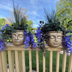 Very  Gorgeous  2 Vases With Flowers 