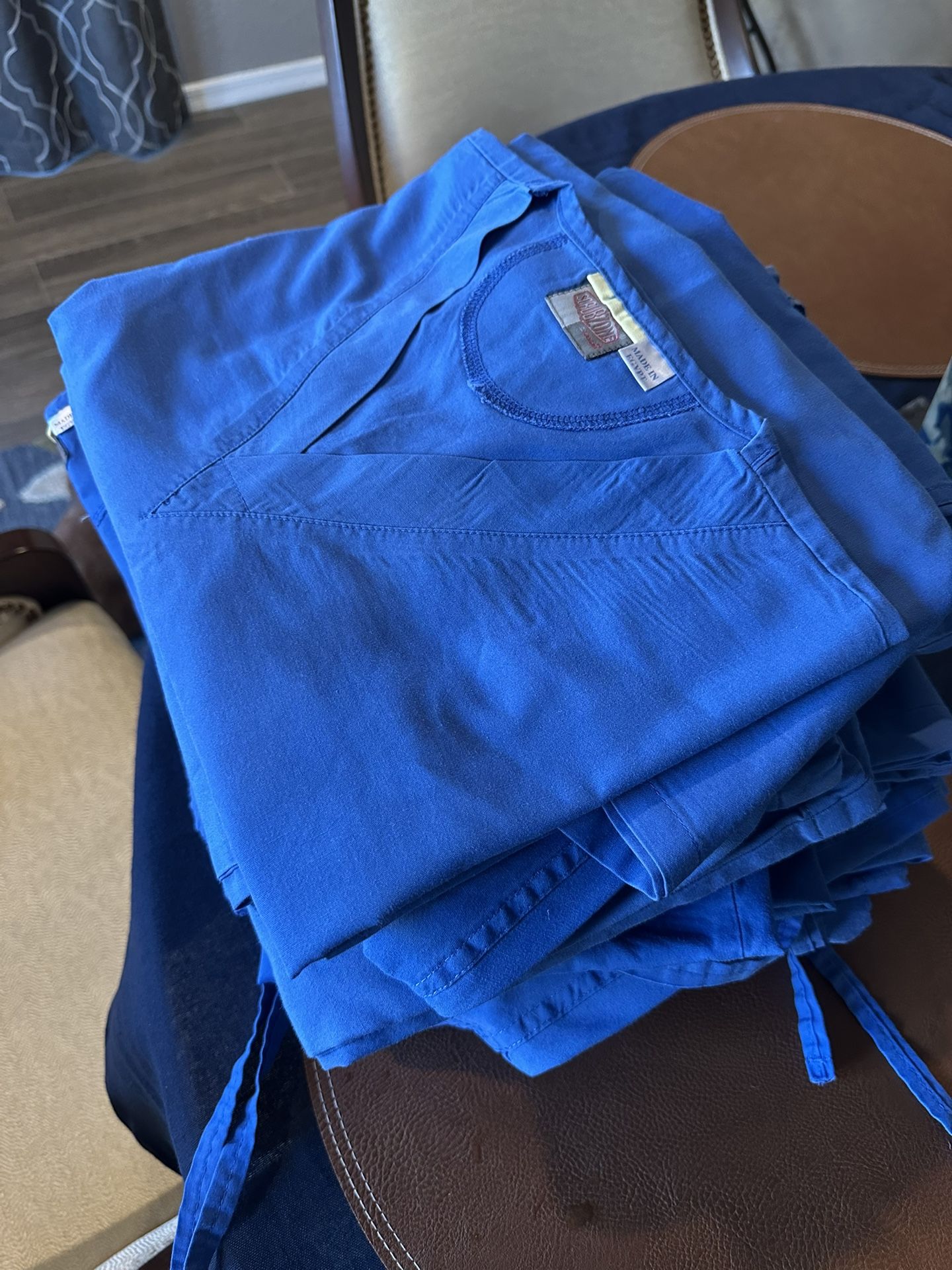 Scrubs small Top Bottom Free