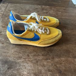 Vintage Nike shoes with waffle soles
