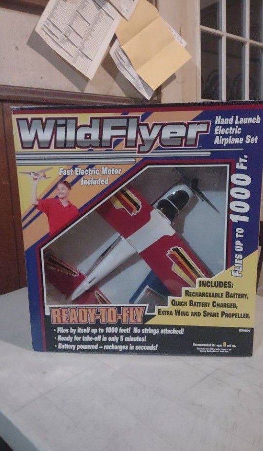 Concepts Wildflyer Hand Launch Electric Airplane Set 