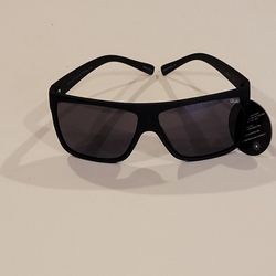 Quay Australia Barnun 125 Square Sunglasses Unisex . With tag, never 
been used. Please see photos for details. Unisex.  Made in Italy