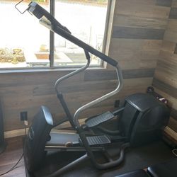 PRECOR EFX5.21SI ELLIPTICAL (USED)