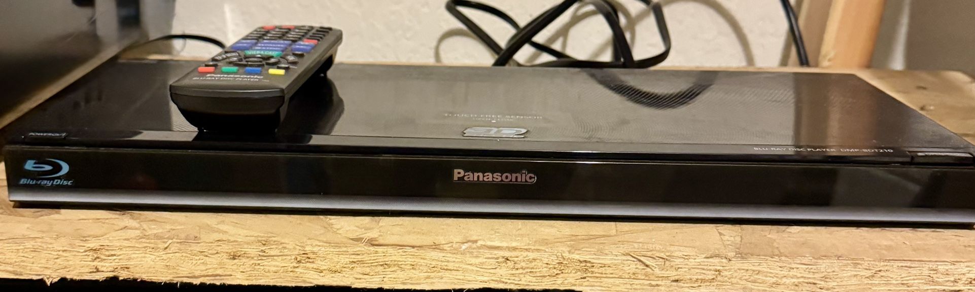 Panasonic DMP-BDT210 DVD Player