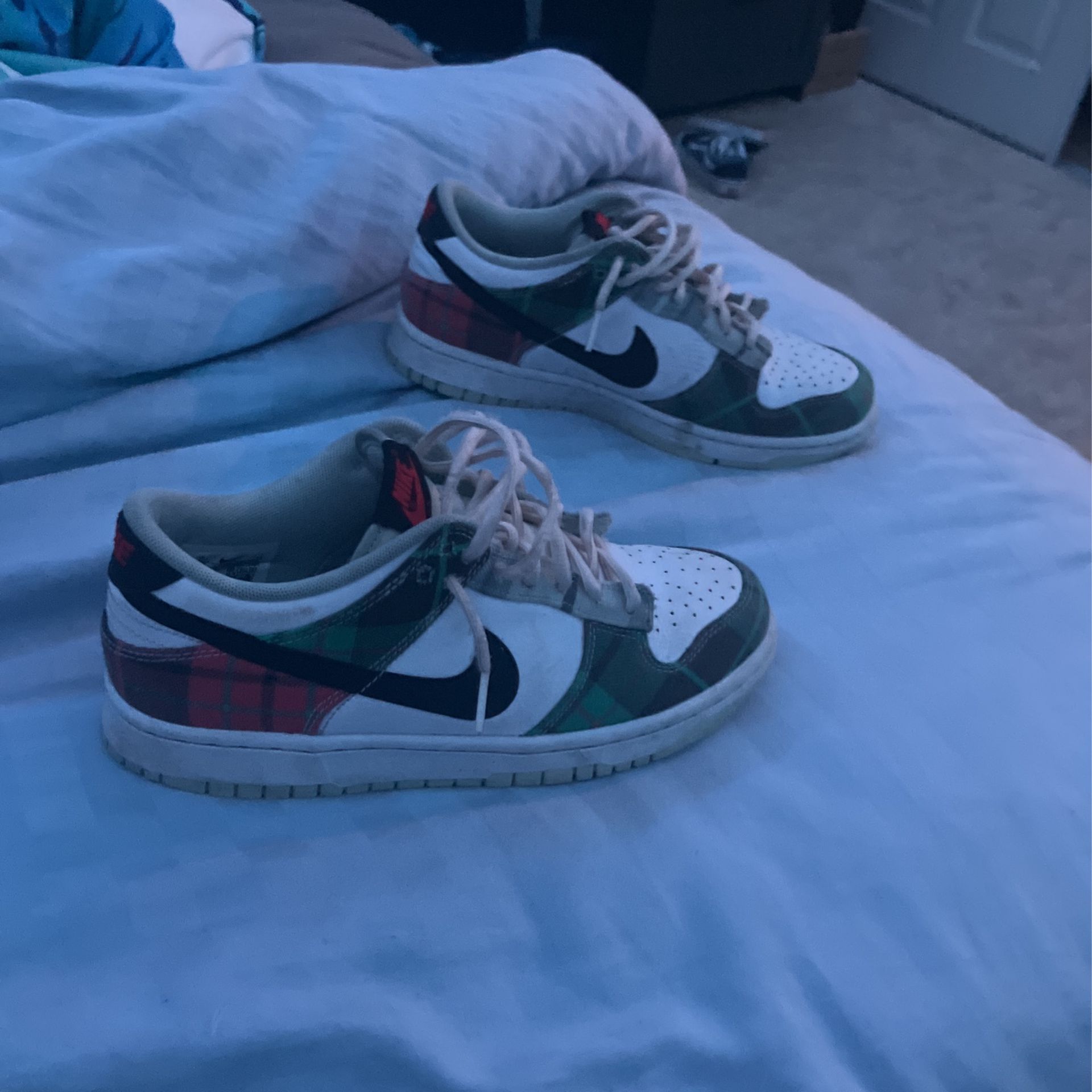 Nike Dunks Low Green And Red Size 6