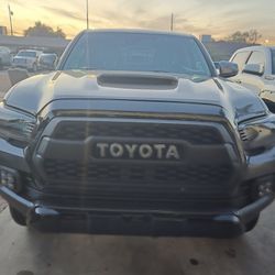 Toyota Tacoma 2023,  Is  V6