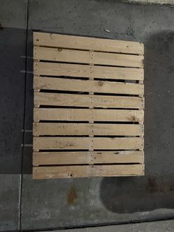 Free 32x36 inch pallet