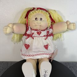 Vintage Cabbage Patch Kids Doll Ranana Wyn signed by Xavier Roberts