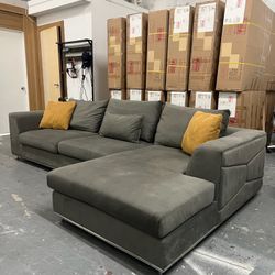 Gray Modern Sectional (Delivery)