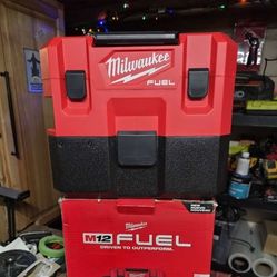 Milwaukee M12 Vacume Tool Only 