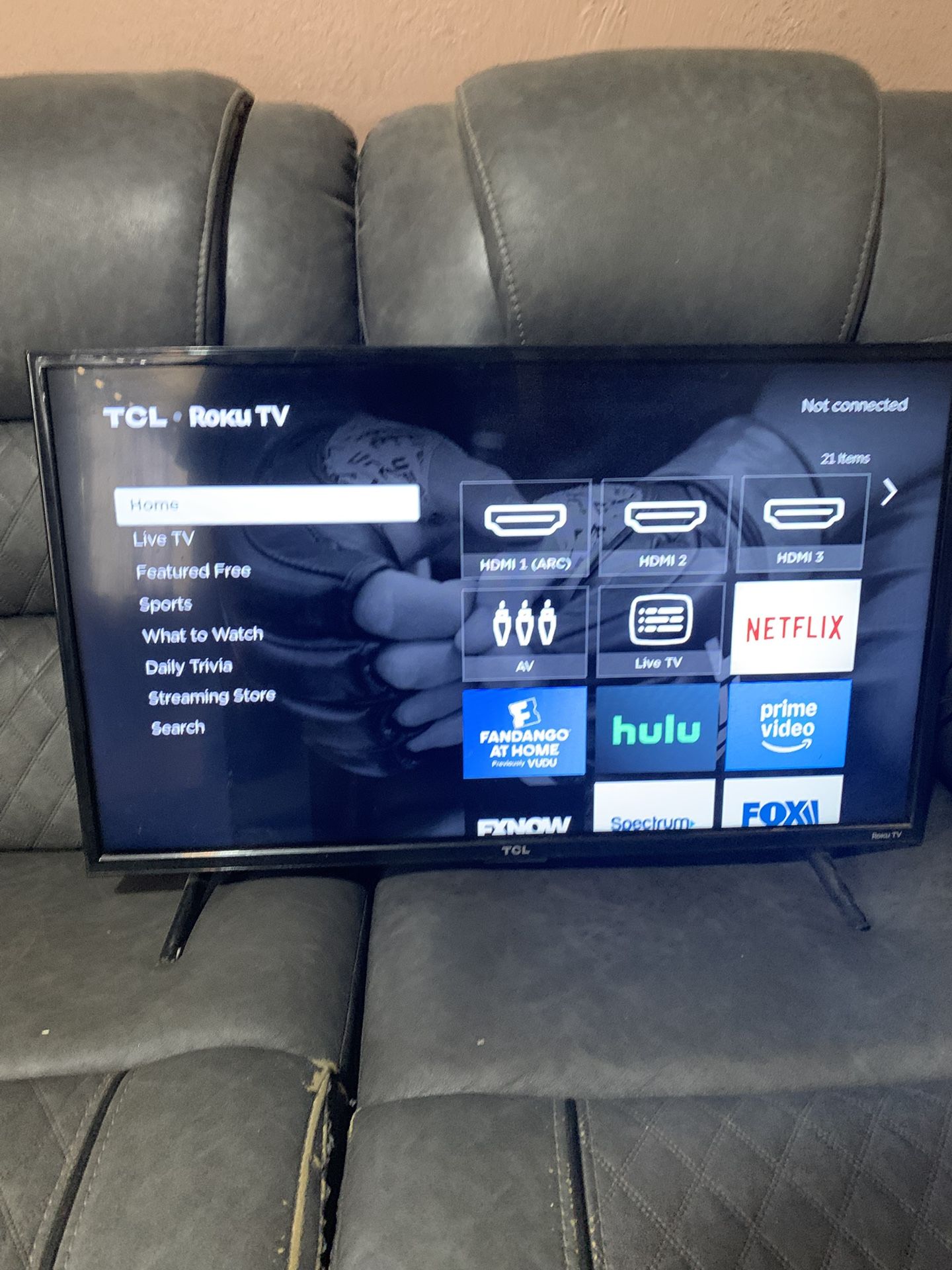 TCL ROKU  32 Inch TV