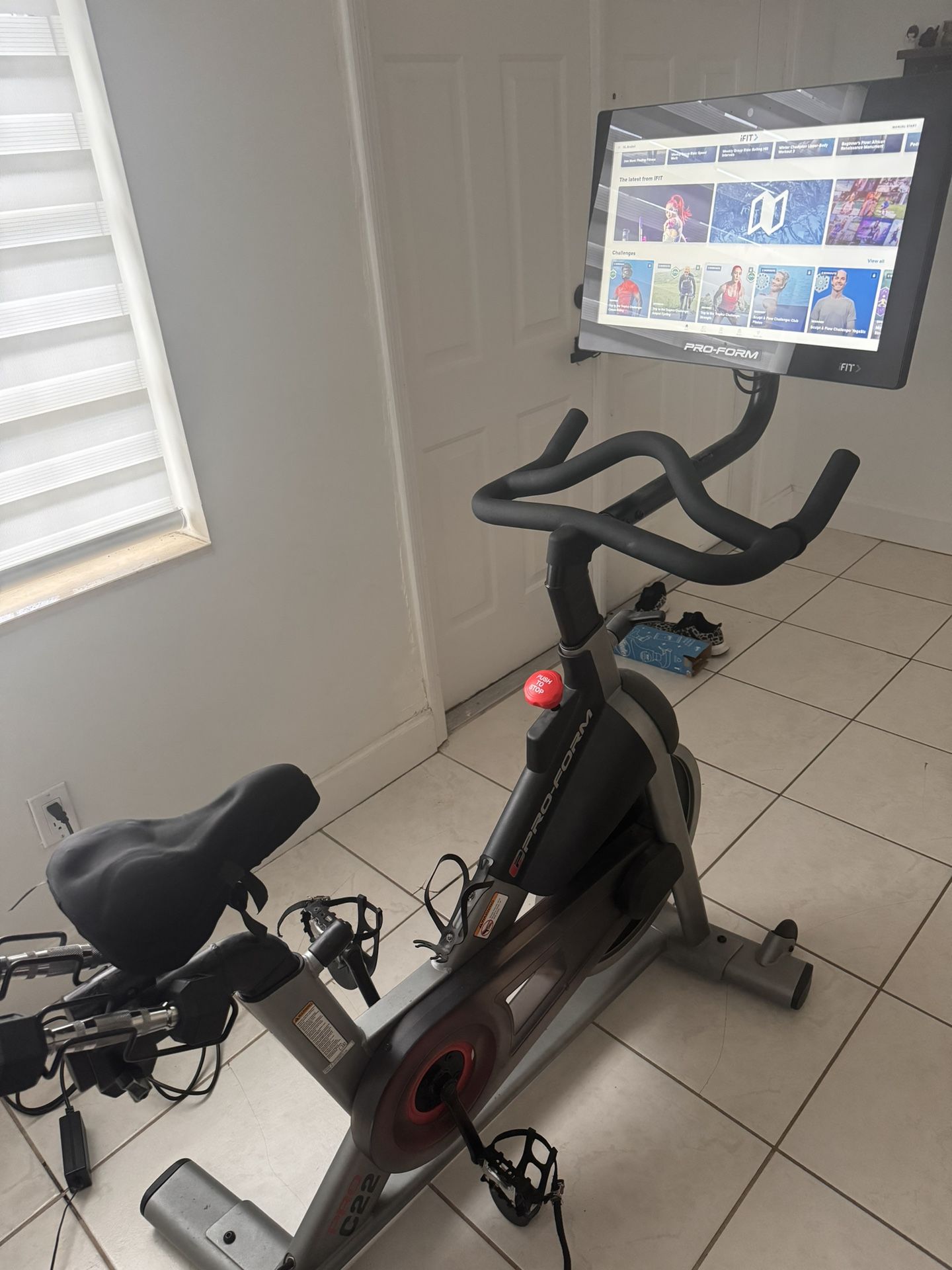 Pro Form C22 (22” Display)