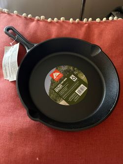NEW Ozark Trail 10.5-Inch preseasoned Cast Iron Skillet