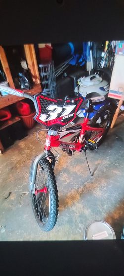 DYNACRAFT "WIPE OUT 31" BOY'S 20 " BMX BIKE